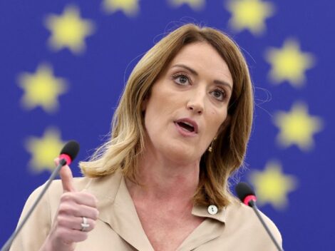 La conservatrice maltaise Roberta Metsola réélue présidente du Parlement européen
 "Il n'y a pas de meilleur endroit ici à Strasbourg (...) pour se souvenir du passé et construire l'avenir", a-t-elle réagi, en français, devant les parlementaires.